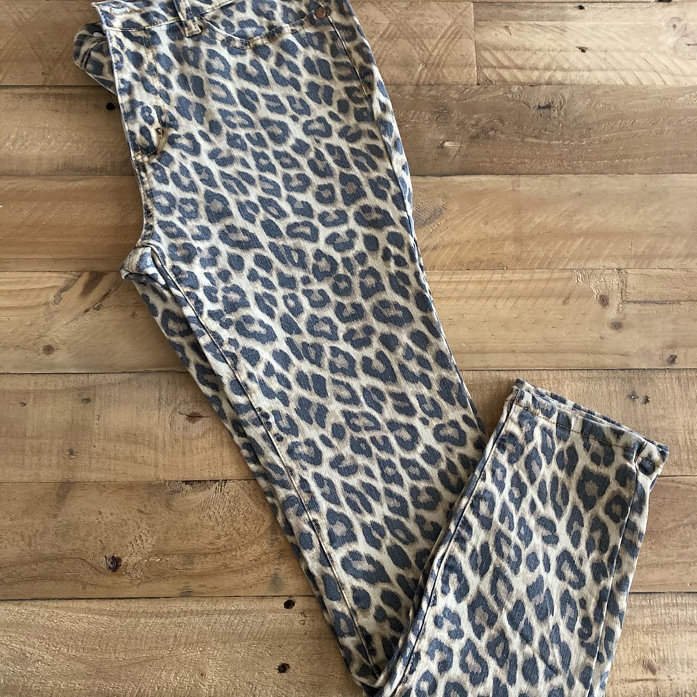 Judy Blue Leopard Print Skinny Jeans in Beige and Gray